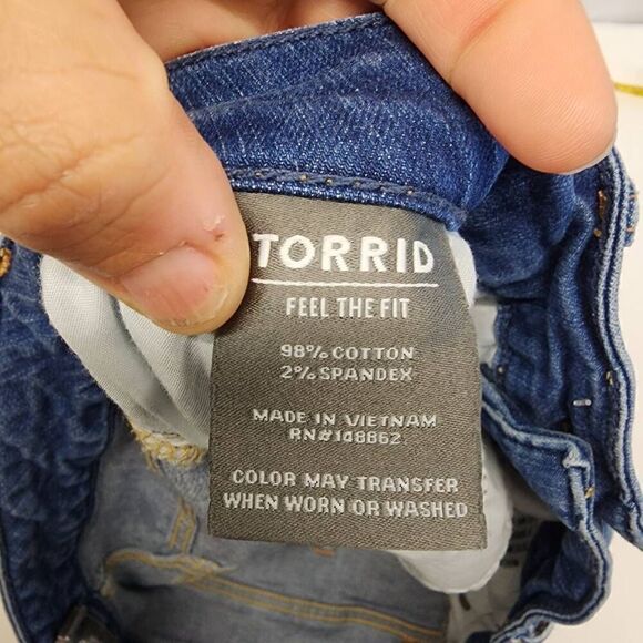 Torrid Size 20 Cut off Denim Jean Shorts M17 - Picture 7 of 8